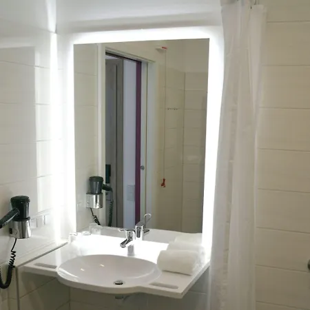 Otel Berlin-messe 3*